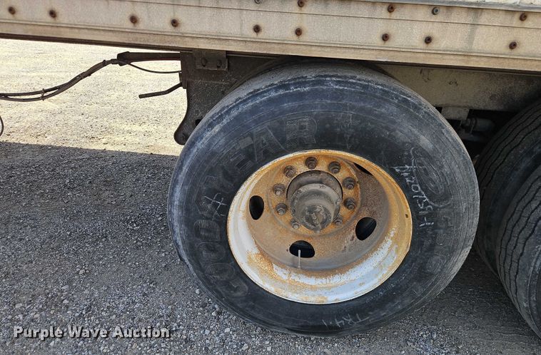 image for item EB8292 2003 Wabash dry van trailer