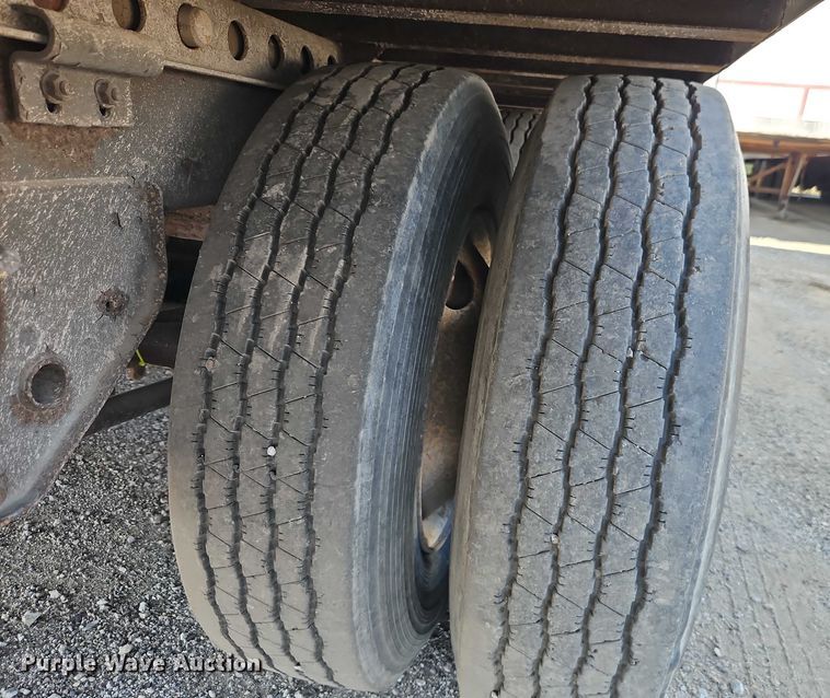 image for item EB8292 2003 Wabash dry van trailer