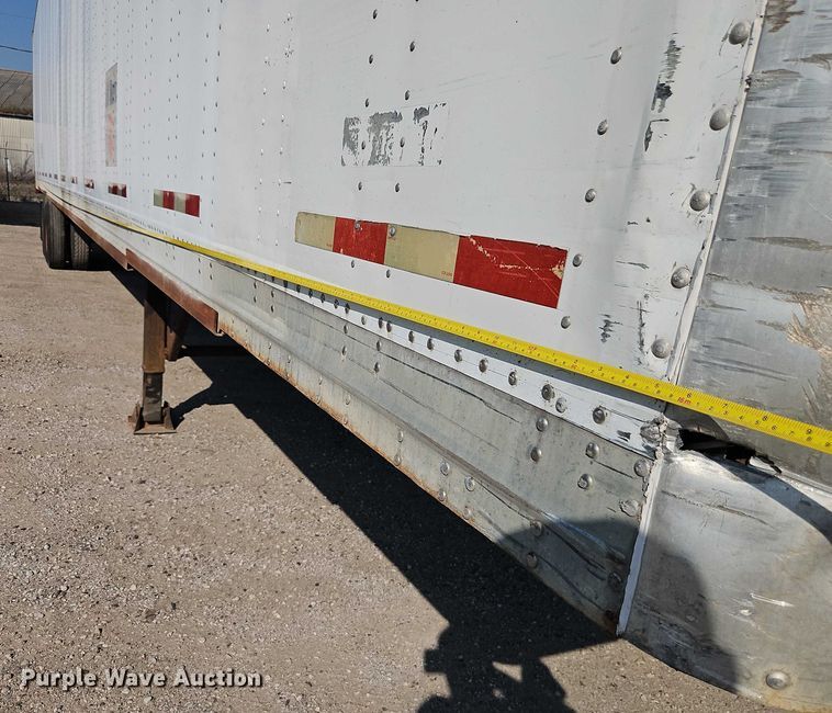 image for item EB8293 2002 Manac dry van trailer
