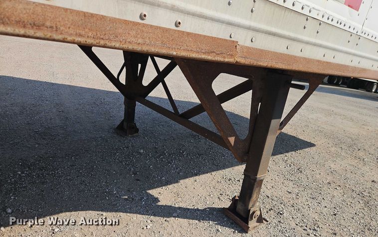 image for item EB8293 2002 Manac dry van trailer