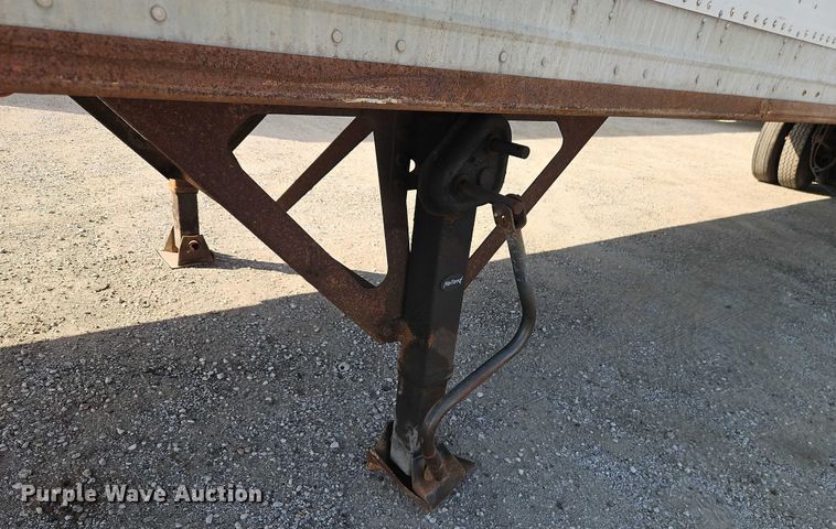 image for item EB8293 2002 Manac dry van trailer