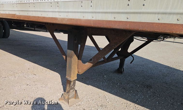 image for item EB8293 2002 Manac dry van trailer
