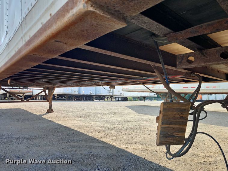 image for item EB8293 2002 Manac dry van trailer