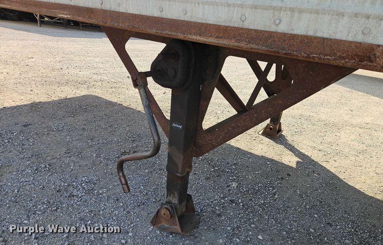 image for item EB8293 2002 Manac dry van trailer