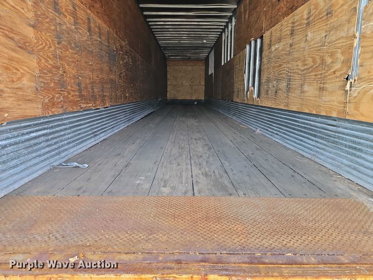 image for item EB8293 2002 Manac dry van trailer