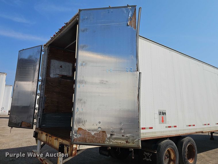 image for item EB8293 2002 Manac dry van trailer