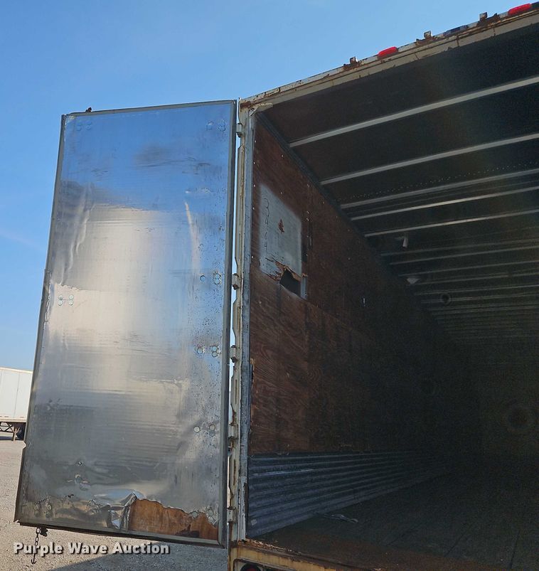 image for item EB8293 2002 Manac dry van trailer