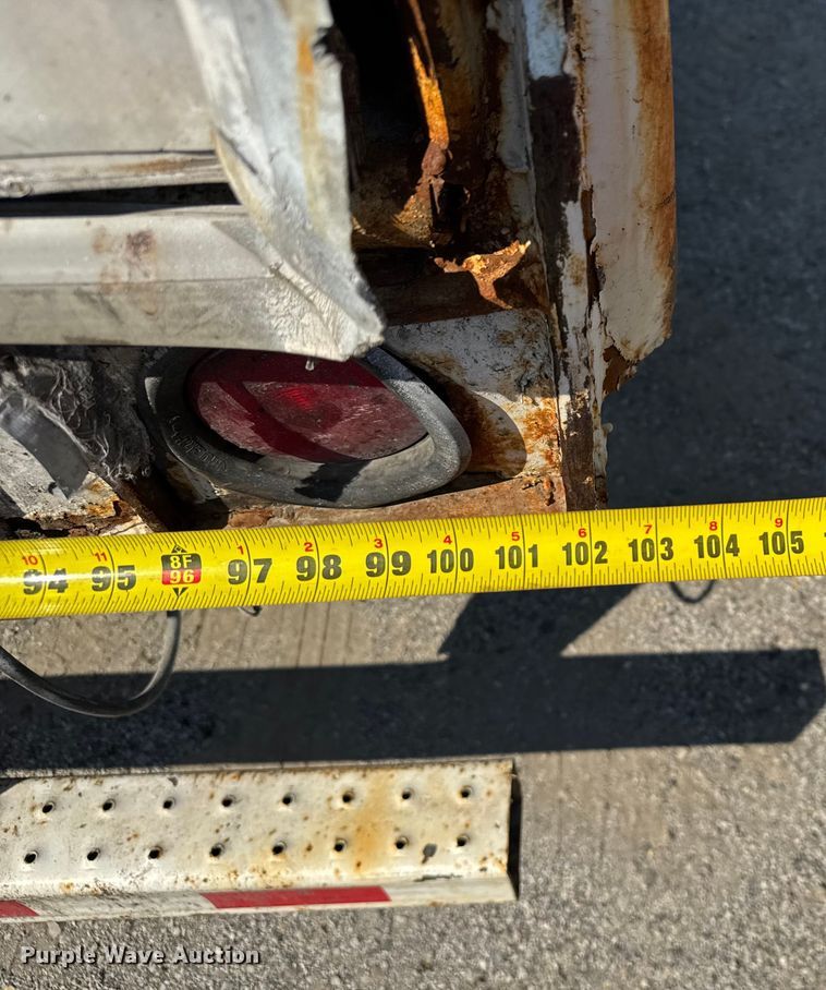 image for item EB8295 2006 Wabash dry van trailer