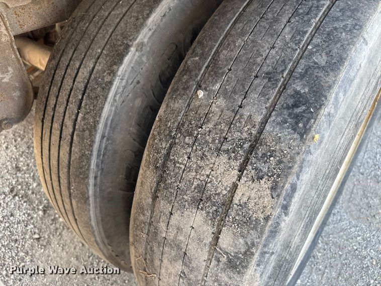 image for item EB8295 2006 Wabash dry van trailer