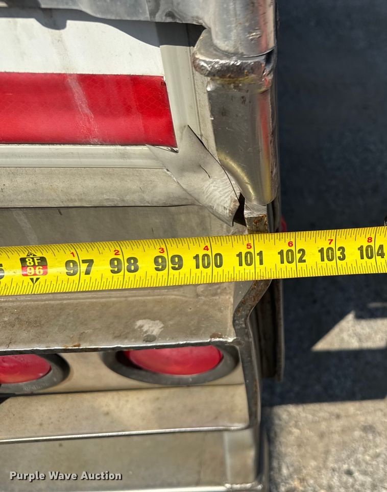 image for item EB8296 1998 Monon dry van trailer