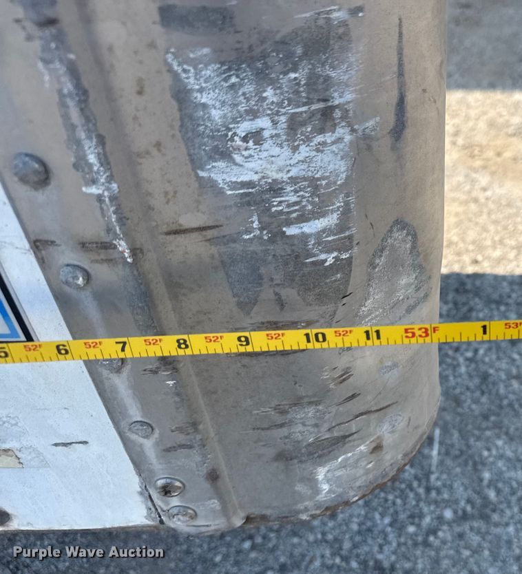 image for item EB8296 1998 Monon dry van trailer