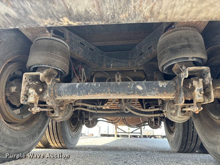 image for item EB8296 1998 Monon dry van trailer