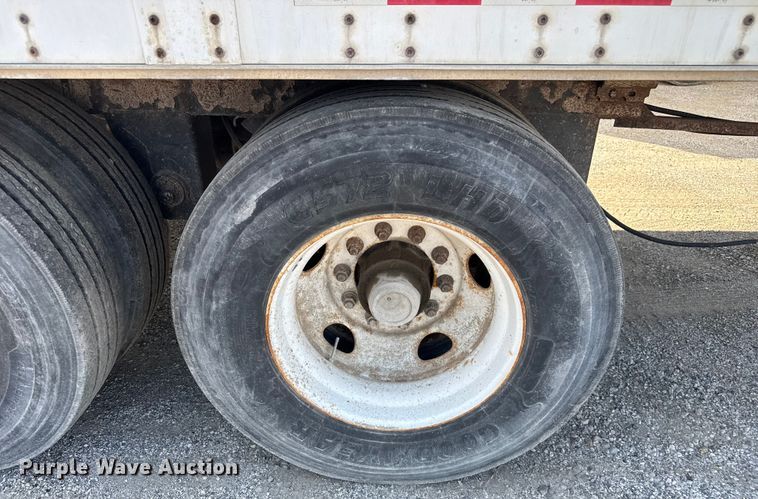 image for item EB8296 1998 Monon dry van trailer