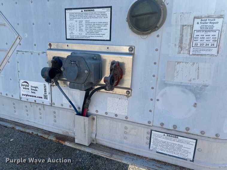 image for item EB8297 2000 Pines dry van trailer