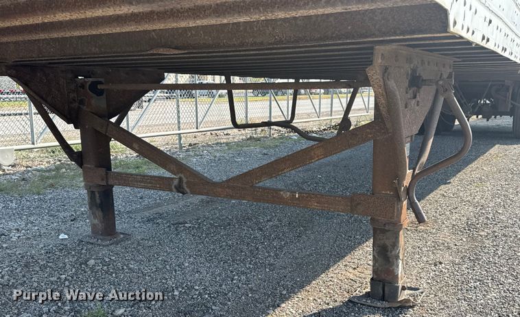 image for item EB8297 2000 Pines dry van trailer