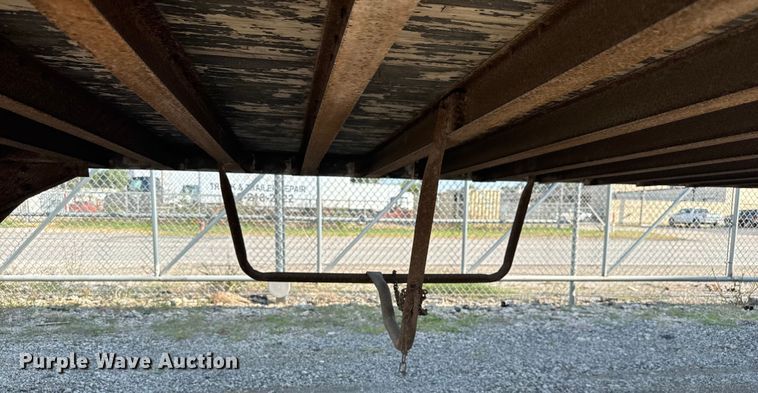 image for item EB8297 2000 Pines dry van trailer