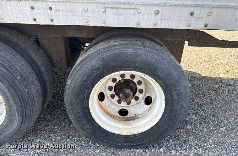 image for item EB8297 2000 Pines dry van trailer