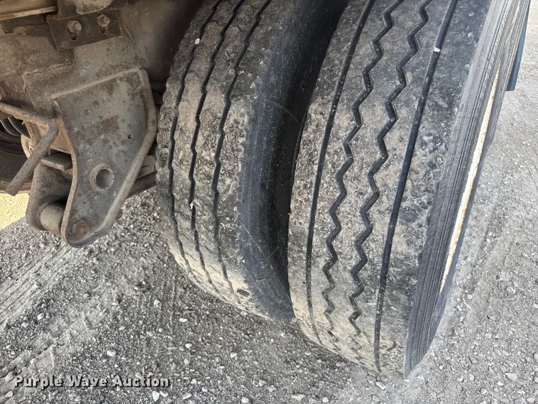 image for item EB8298 1999 Great Dane dry van trailer