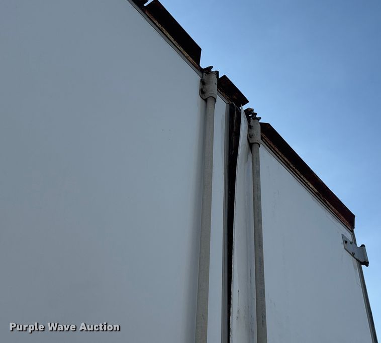 image for item EB8299 1999 Wabash dry van trailer