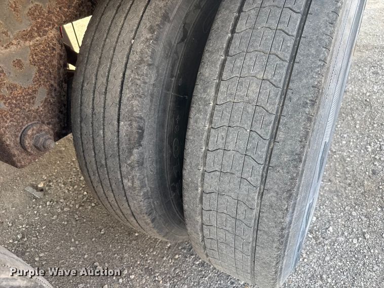 image for item EB8299 1999 Wabash dry van trailer