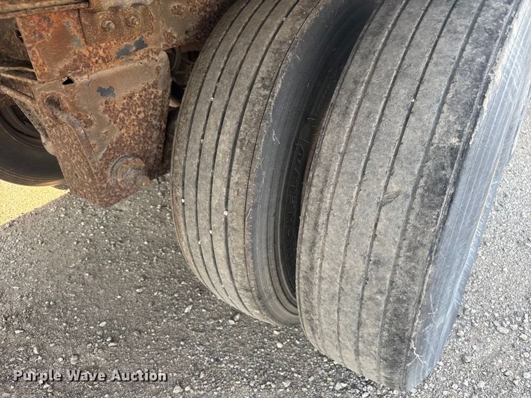 image for item EB8299 1999 Wabash dry van trailer