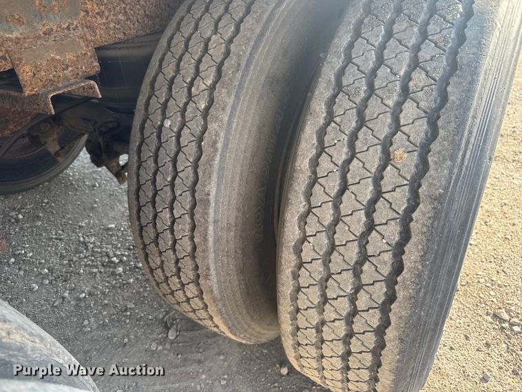 image for item EB8299 1999 Wabash dry van trailer