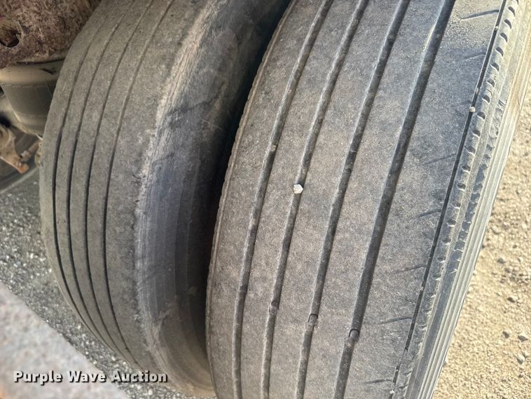 image for item EB8299 1999 Wabash dry van trailer