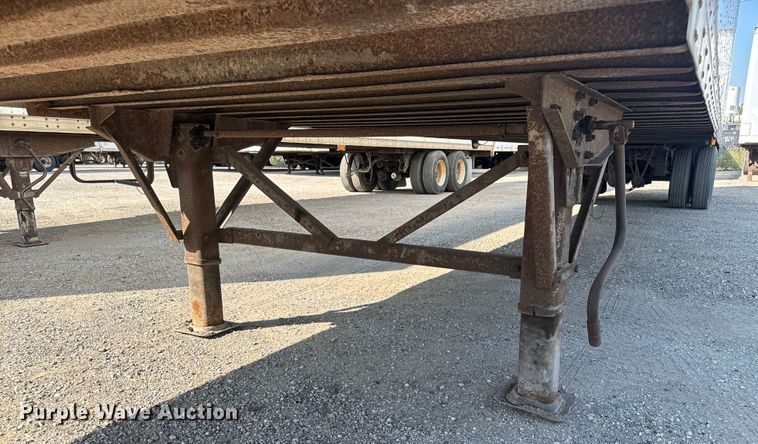 image for item EB8300 2000 Wabash dry van trailer