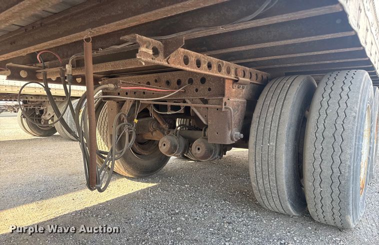 image for item EB8300 2000 Wabash dry van trailer