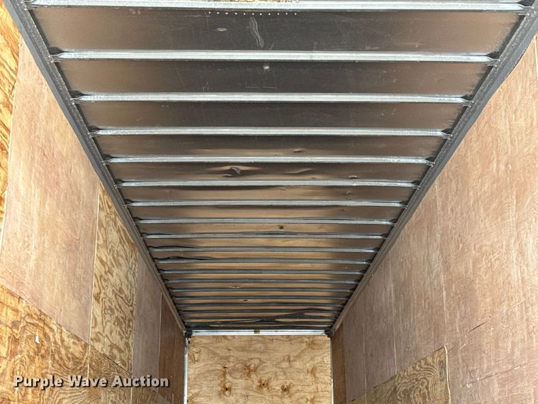 image for item EB8300 2000 Wabash dry van trailer