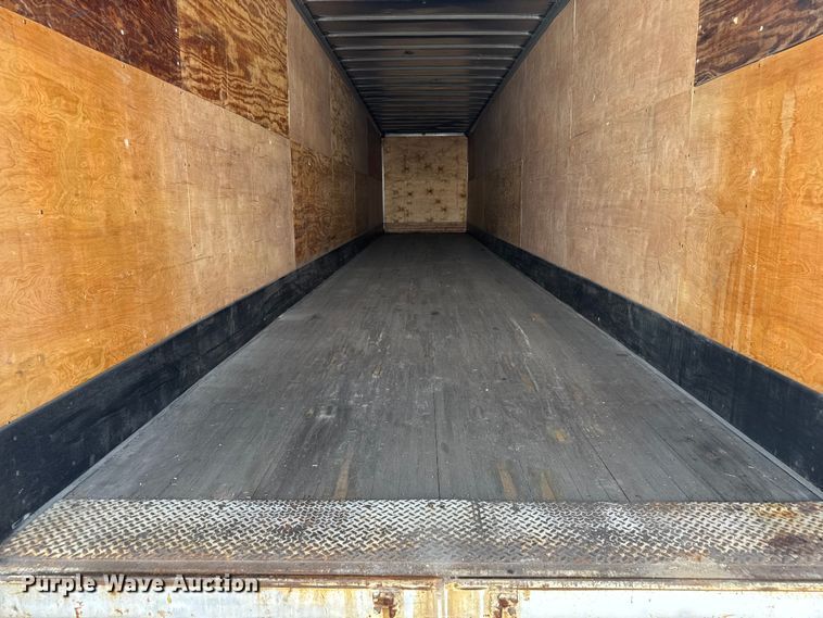 image for item EB8300 2000 Wabash dry van trailer