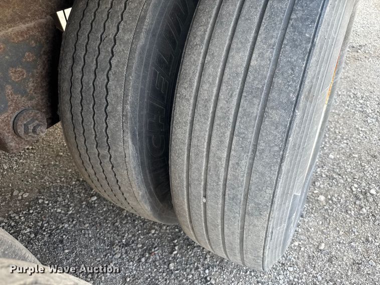 image for item EB8300 2000 Wabash dry van trailer