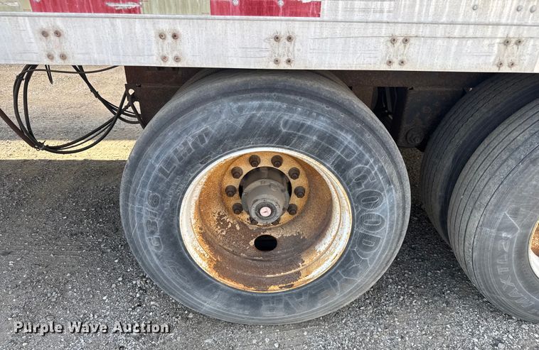 image for item EB8300 2000 Wabash dry van trailer