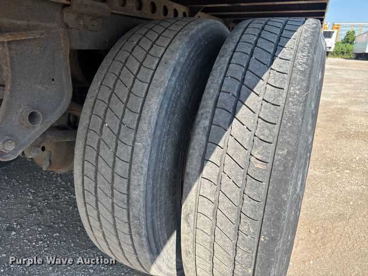 image for item EB8303 2004 Wabash DVCVHPC dry van trailer