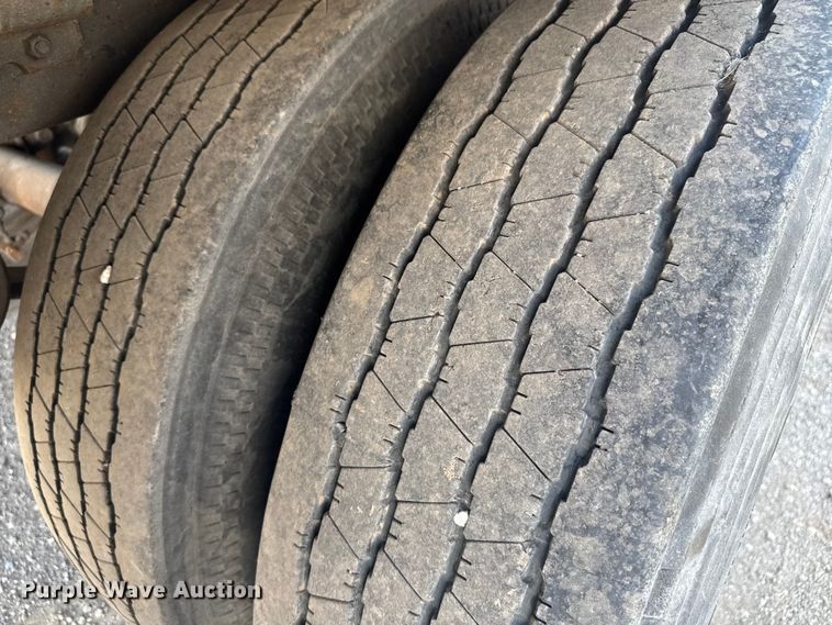 image for item EB8303 2004 Wabash DVCVHPC dry van trailer