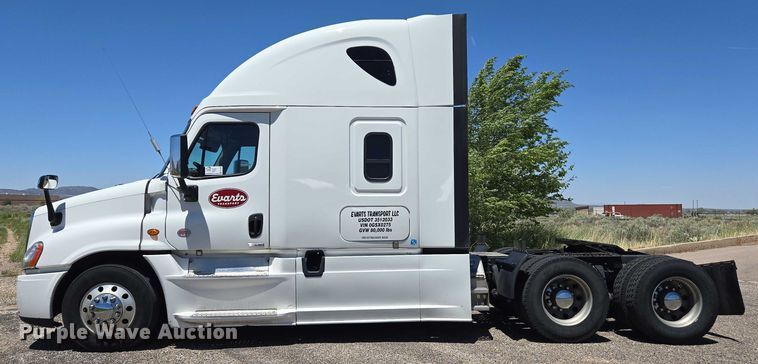 image for item EC1042 2016 Freightliner Cascadia 125 semi truck