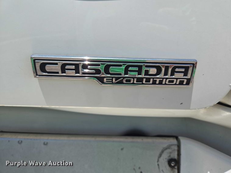 image for item EC1042 2016 Freightliner Cascadia 125 semi truck