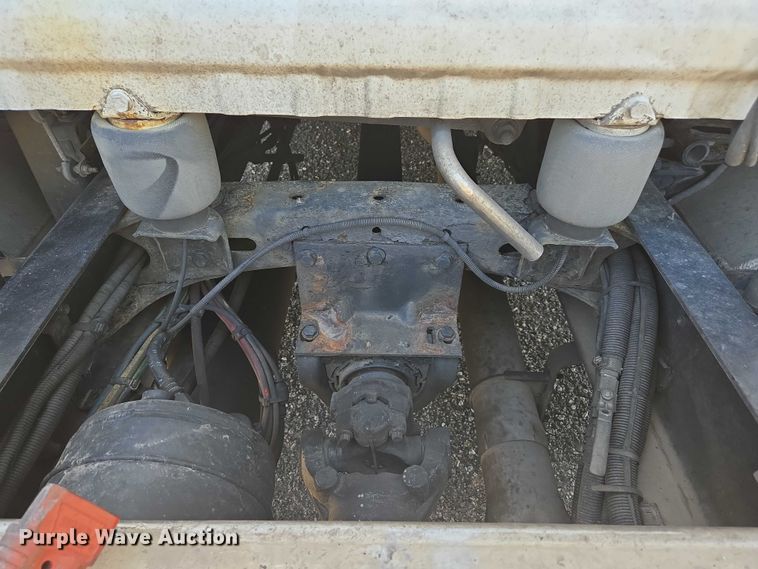 image for item EC1042 2016 Freightliner Cascadia 125 semi truck