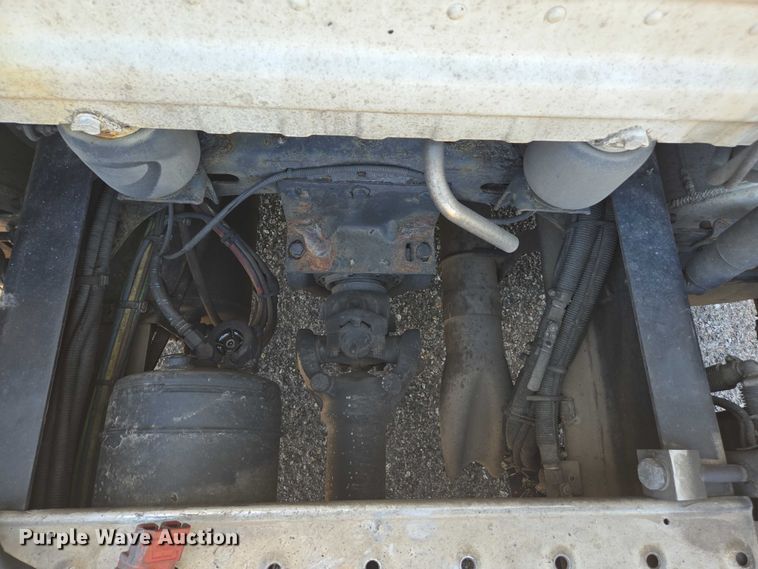 image for item EC1042 2016 Freightliner Cascadia 125 semi truck