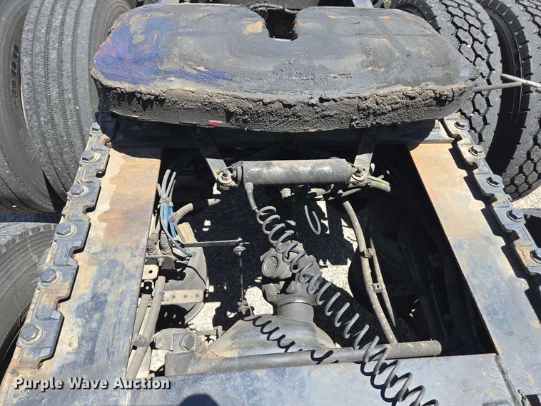 image for item EC1042 2016 Freightliner Cascadia 125 semi truck