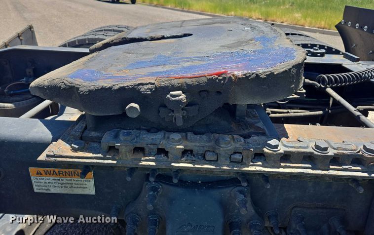 image for item EC1042 2016 Freightliner Cascadia 125 semi truck