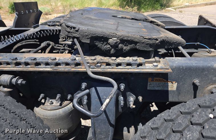 image for item EC1042 2016 Freightliner Cascadia 125 semi truck