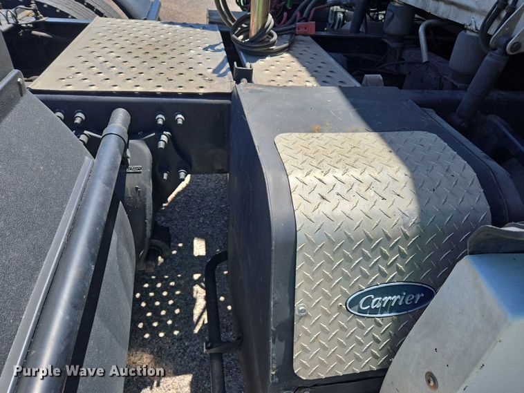 image for item EC1042 2016 Freightliner Cascadia 125 semi truck