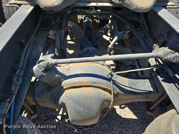 image for item EC1042 2016 Freightliner Cascadia 125 semi truck