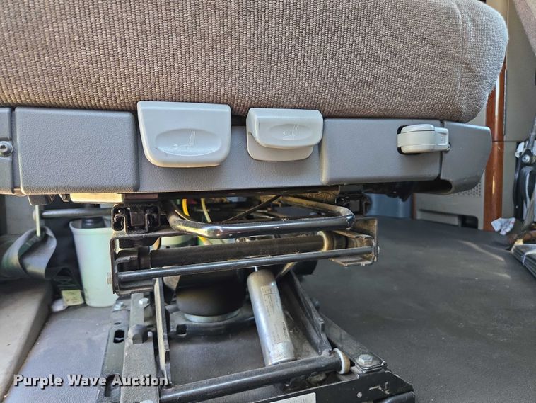 image for item EC1042 2016 Freightliner Cascadia 125 semi truck