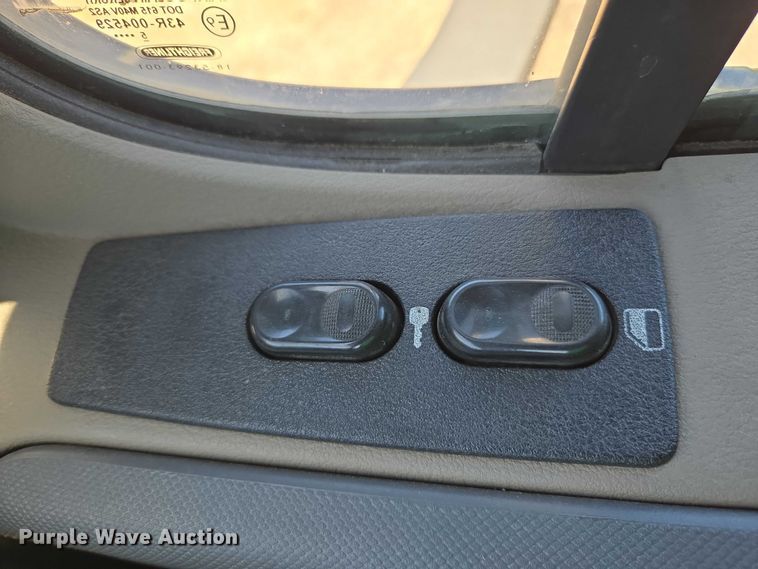 image for item EC1042 2016 Freightliner Cascadia 125 semi truck