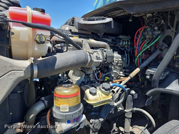 image for item EC1042 2016 Freightliner Cascadia 125 semi truck