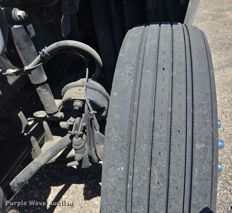 image for item EC1042 2016 Freightliner Cascadia 125 semi truck