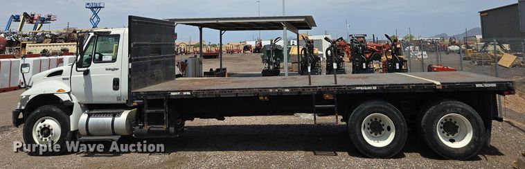 image for item EC1150 2009 International  4400 flatbed truck