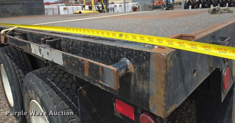 image for item EC1150 2009 International  4400 flatbed truck